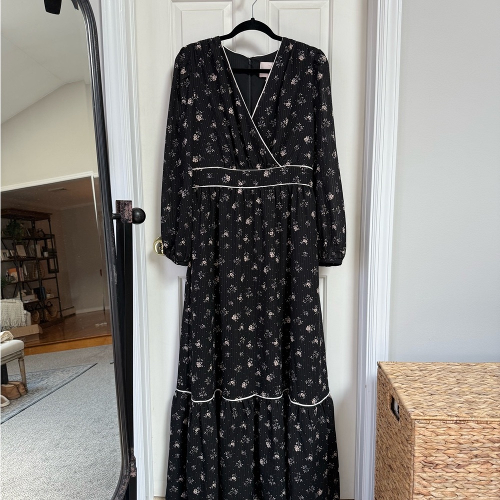 GalMeetsGlam Ariana Floral Black Maxi Dress